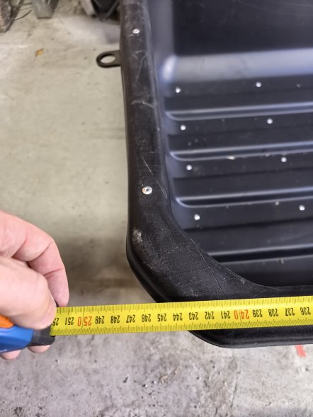 Сани рыбацкие Тайга 2300 с обвязкой, накладками, отбойником и капотом